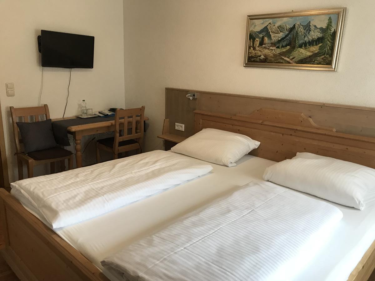 Gasthof Stern Hotel Greding Bagian luar foto