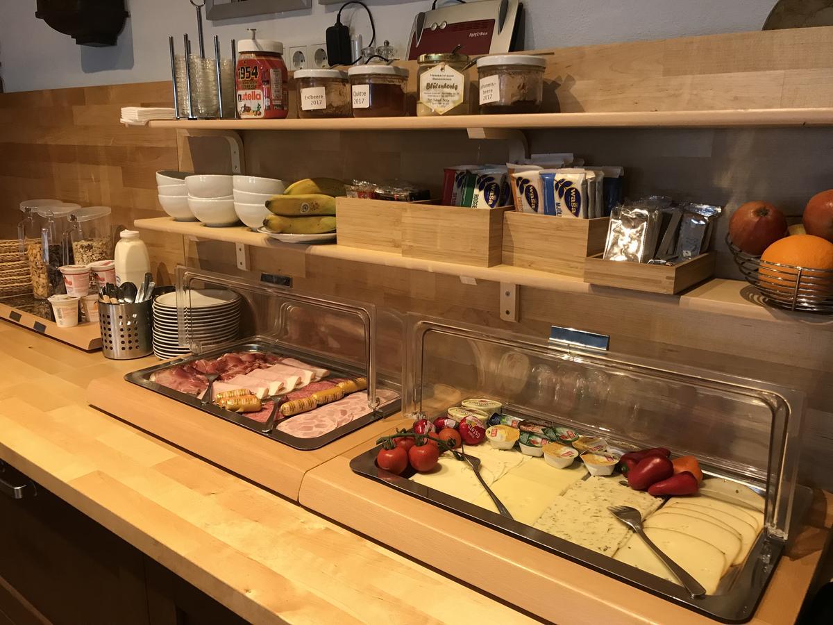 Gasthof Stern Hotel Greding Bagian luar foto
